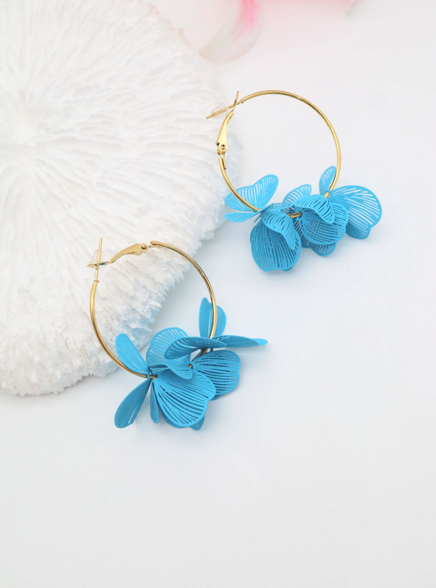 Boucles d’l’oreille fleur petit modèle coloré