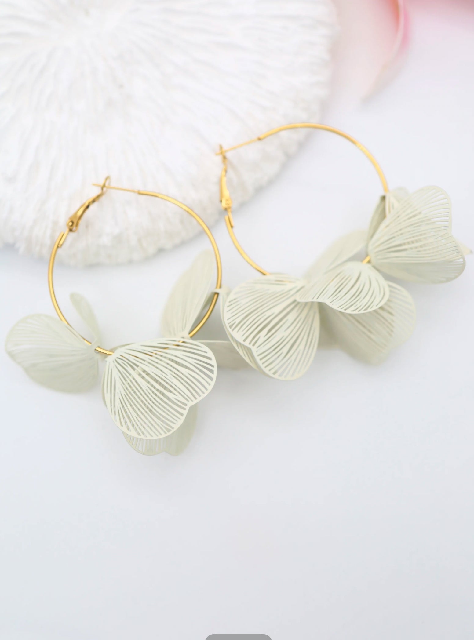 Boucles d’l’oreille fleur petit modèle coloré