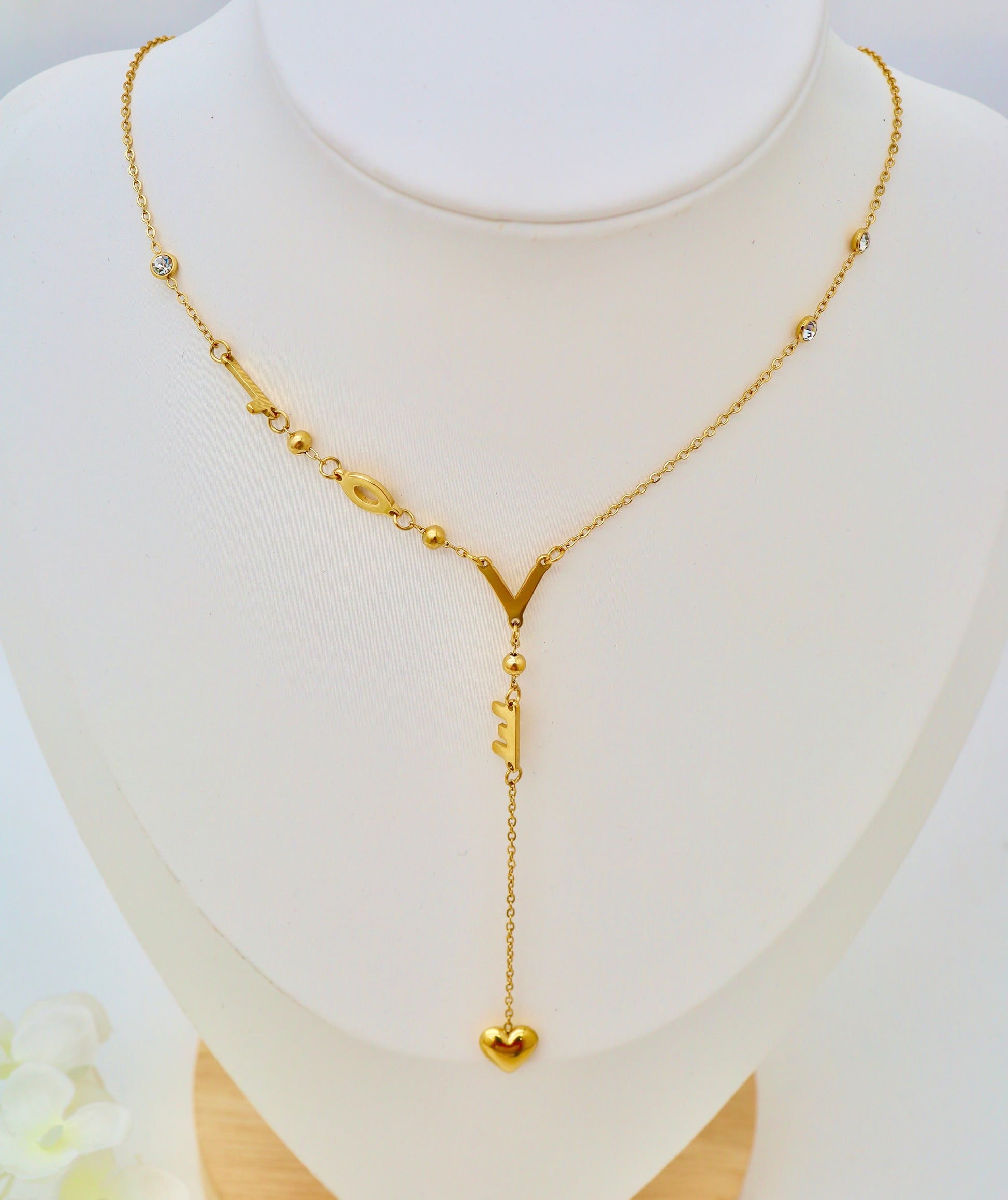 Collier LOVE Cœur – Acier Inoxydable Doré
