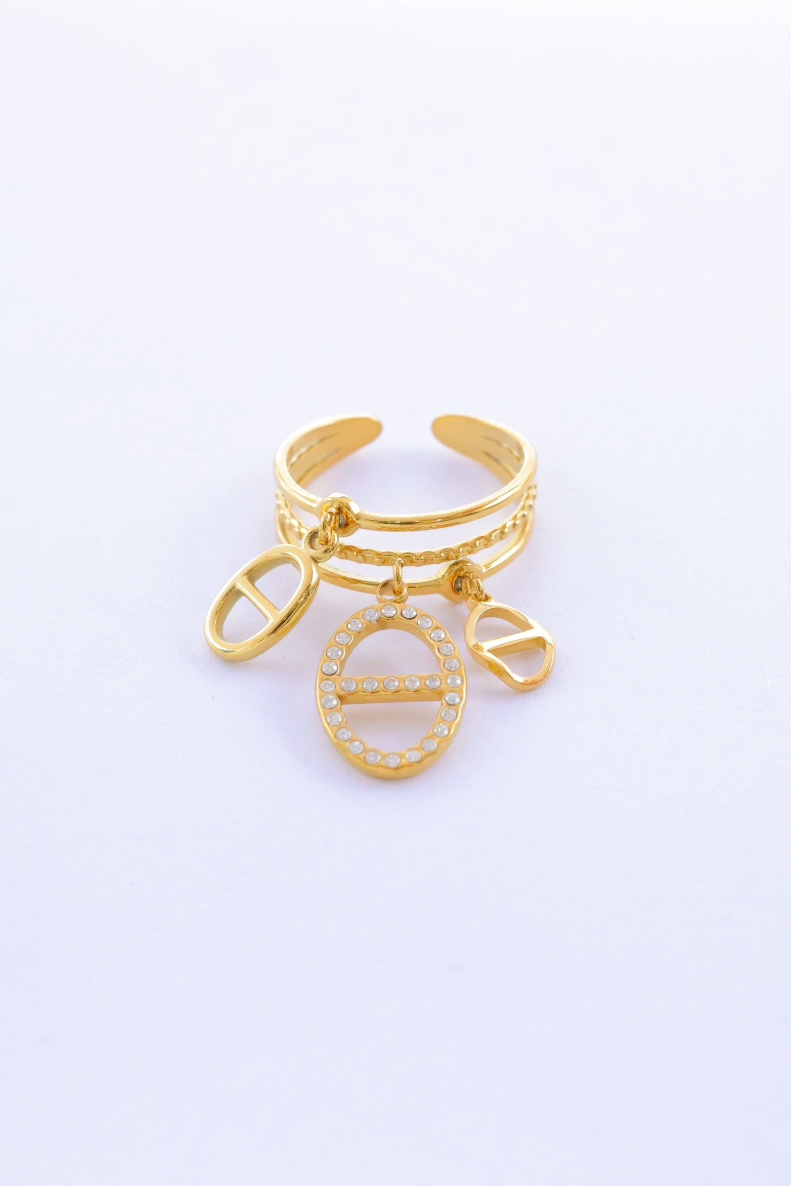 Bague avec  trois breloques