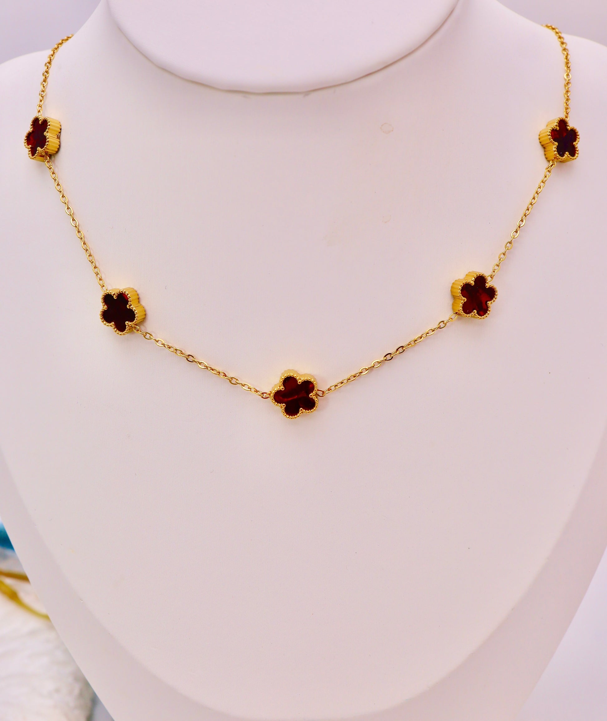 Collier modele plus petit de Trèfles  Colorés Doré – Acier Inoxydable