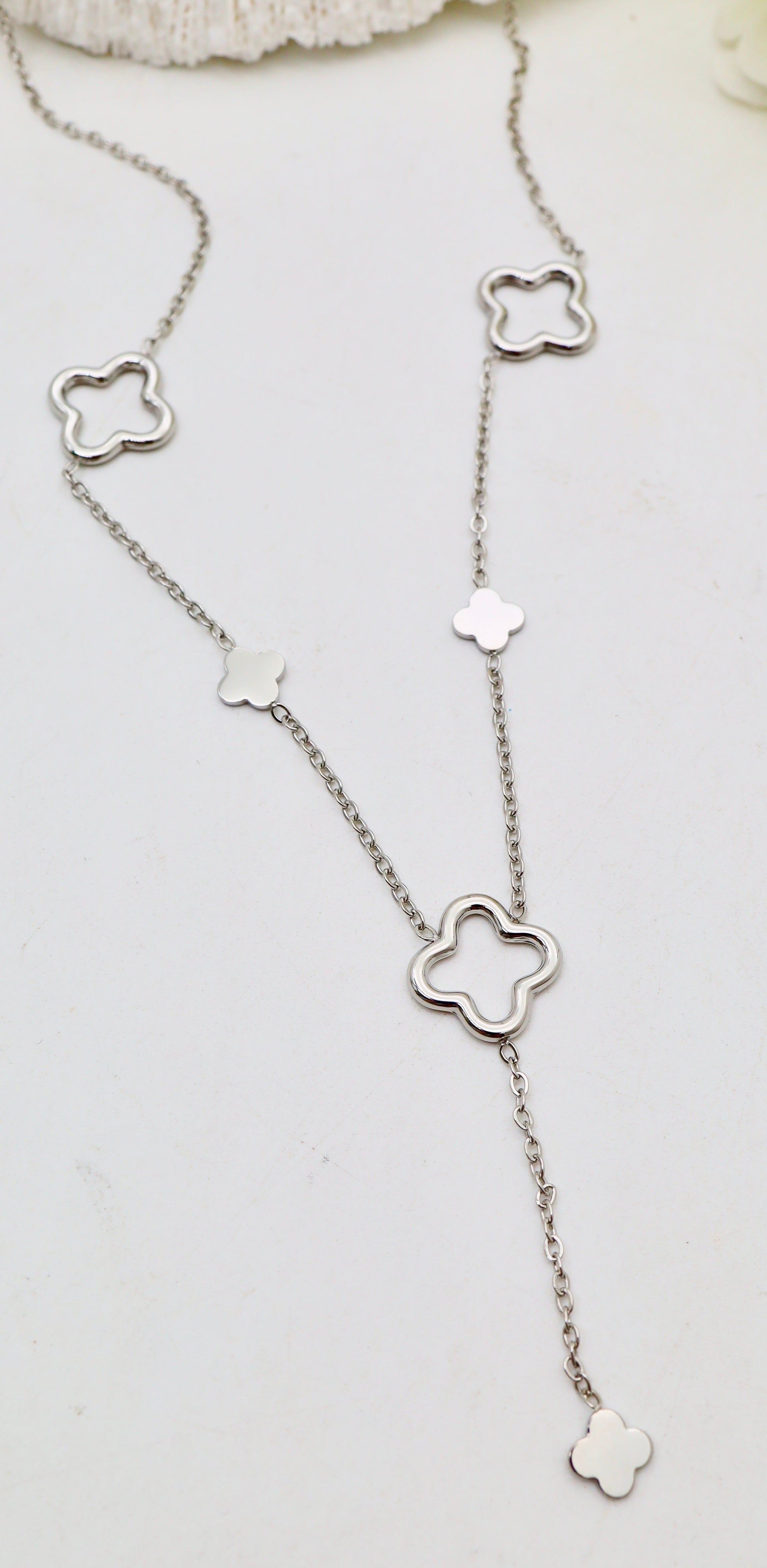 Collier Y Trèfles avec gros et petit trèfles - Dorés ou Argenté - Acier inoxydable