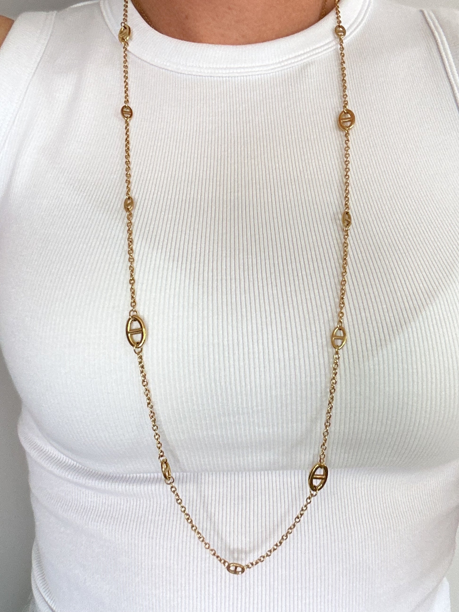 Collier sautoir avec insigne couleur or et argent
