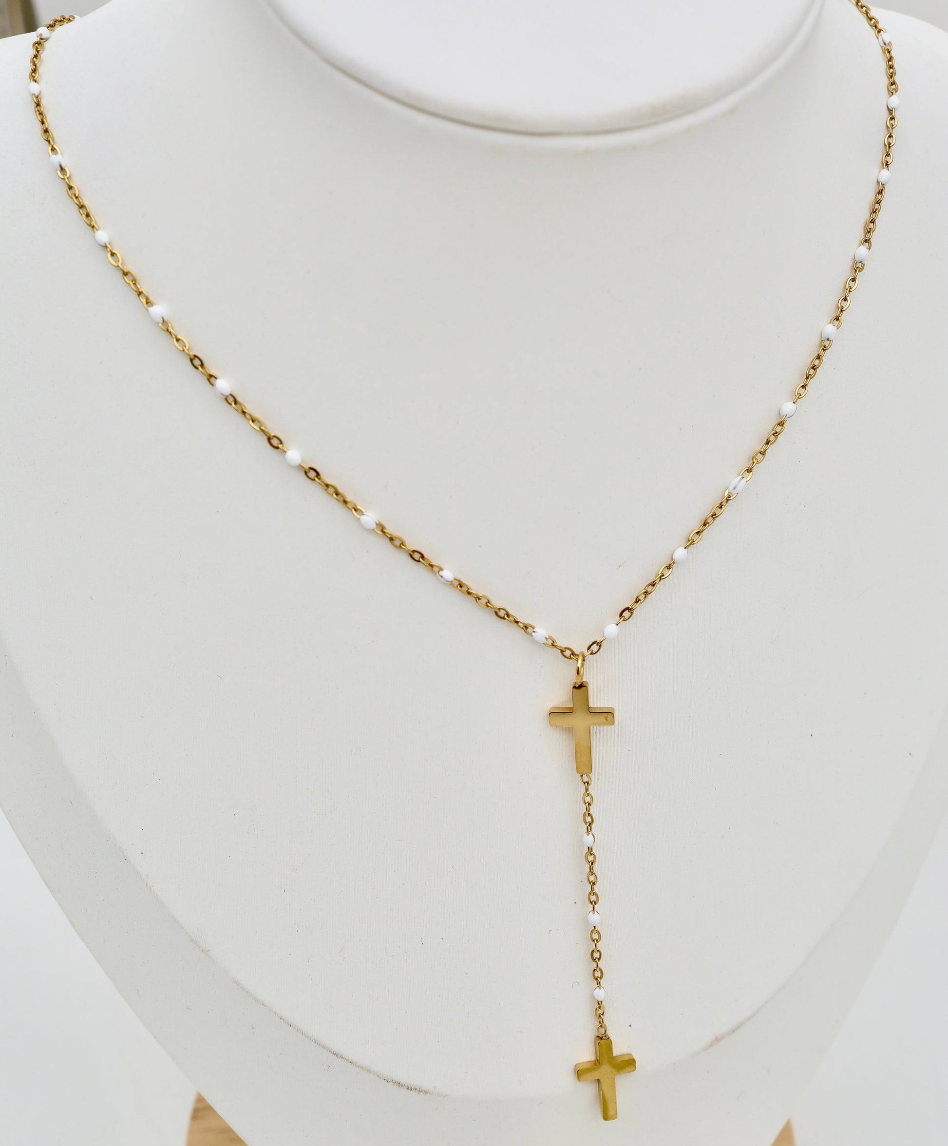 Collier Y Croix Doré – Chaîne Perlée Blanche en Acier Inoxydable