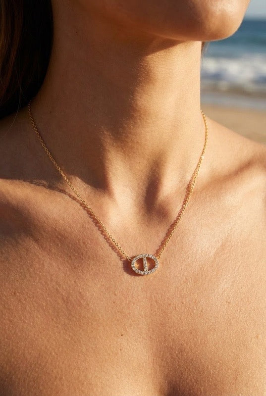 Collier élégant pendentif scintillant en acier inoxydable doré