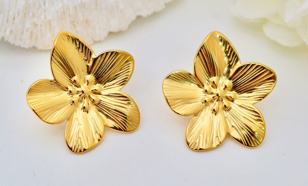 Boucle d’oreille fleur- Acier inoxydable choix doré ou argenté ￼