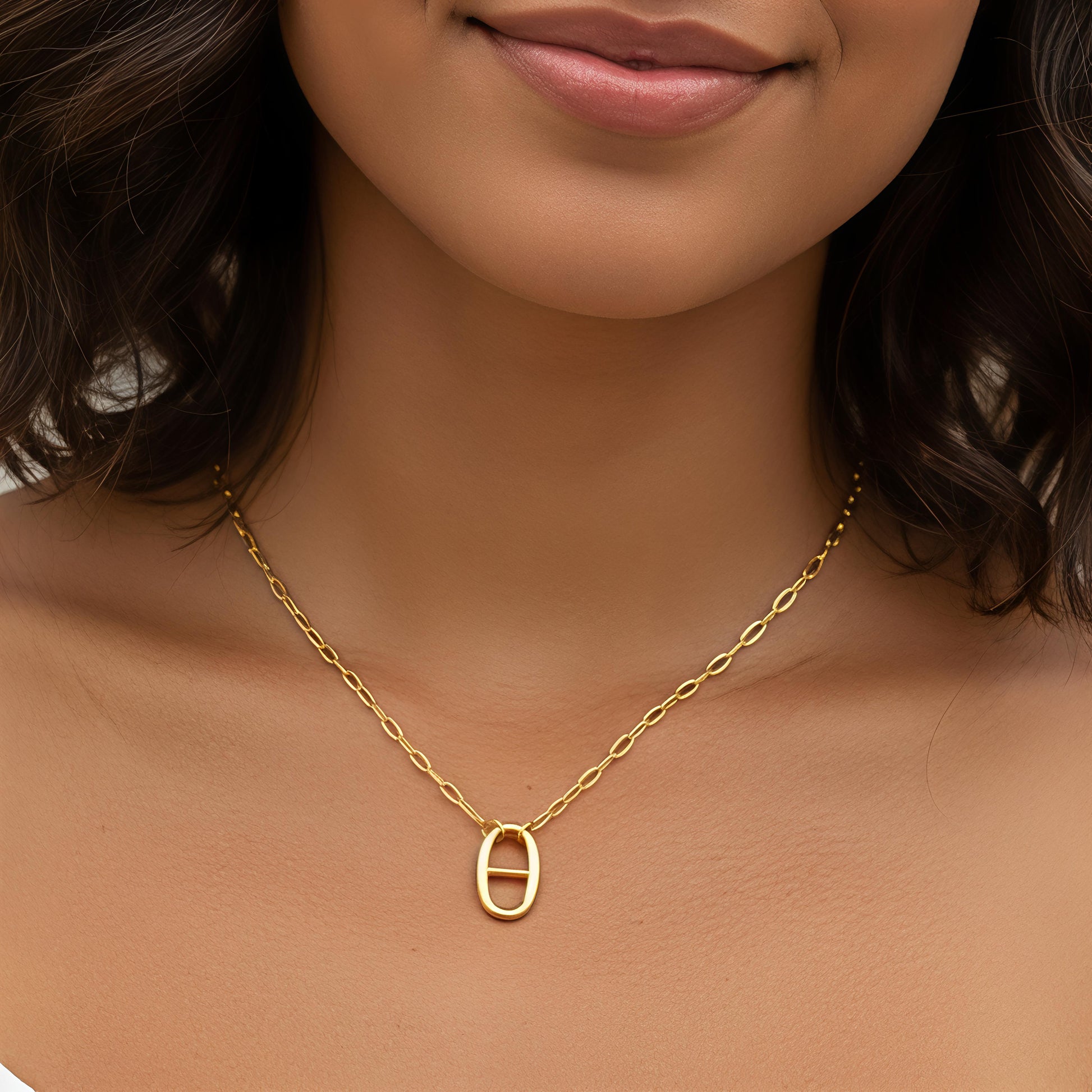 Collier ovale stylisé-acier inoxydable doré & ajustable