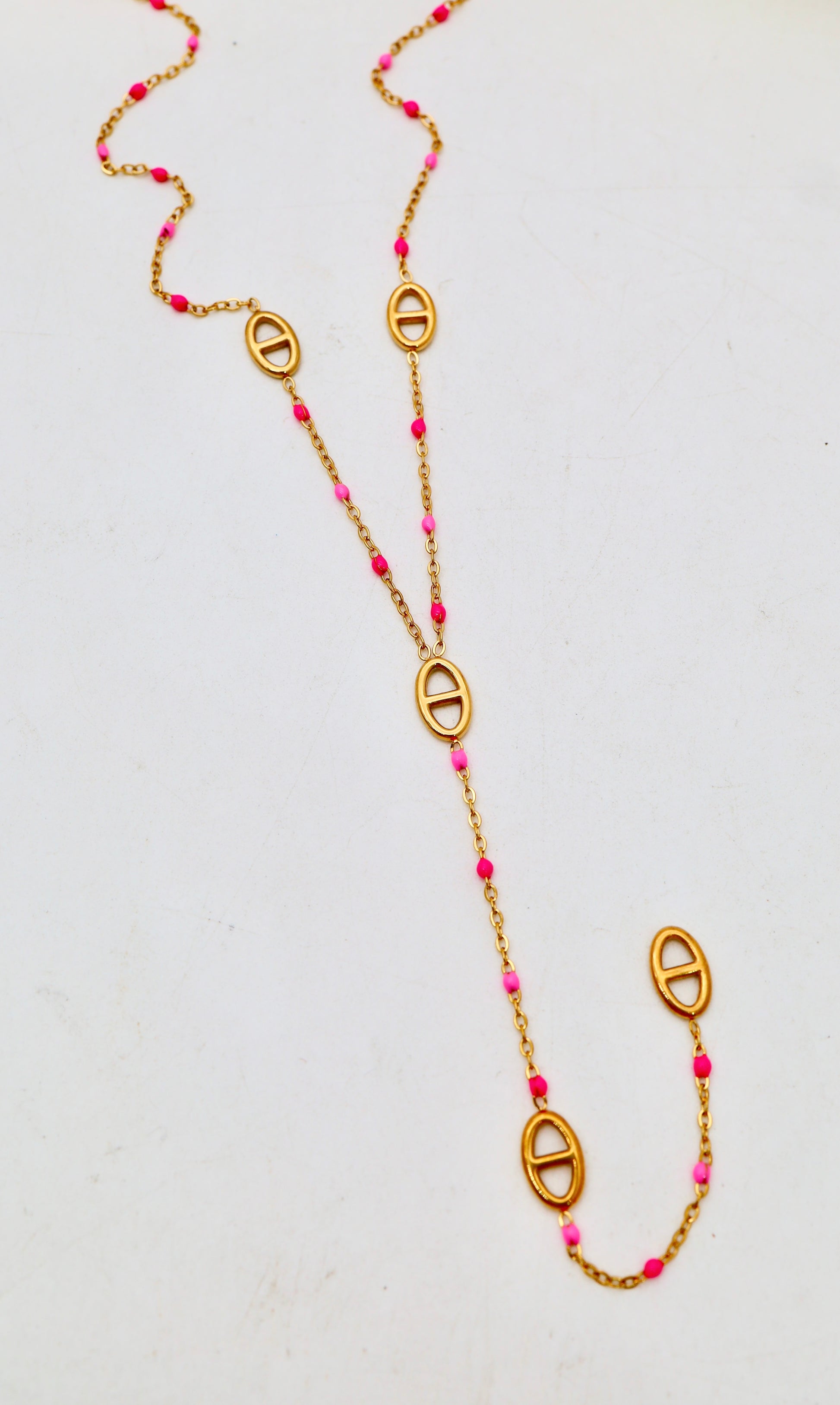 Collier Y Élégance Nacrée – Acier Inoxydable Doré