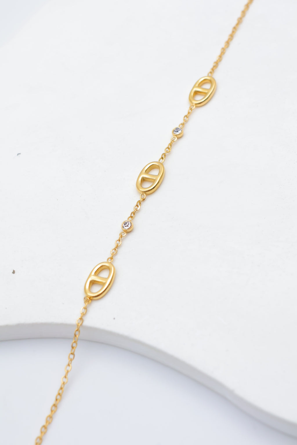 Bracelet ovale minimaliste – Acier inoxydable & zircons