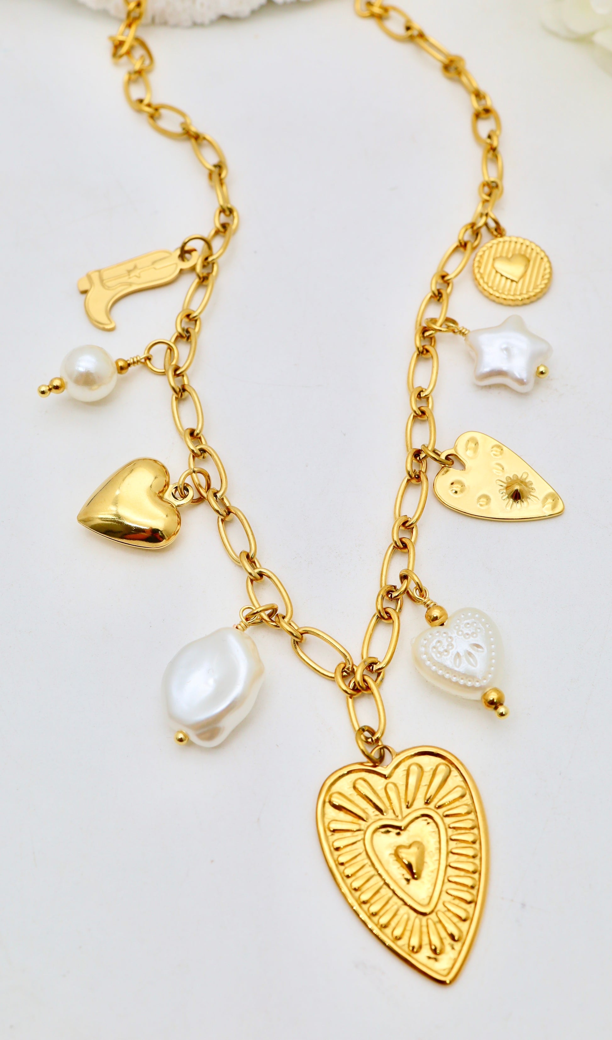 Collier Charms Cœurs & Perles — Acier Inoxydable Doré