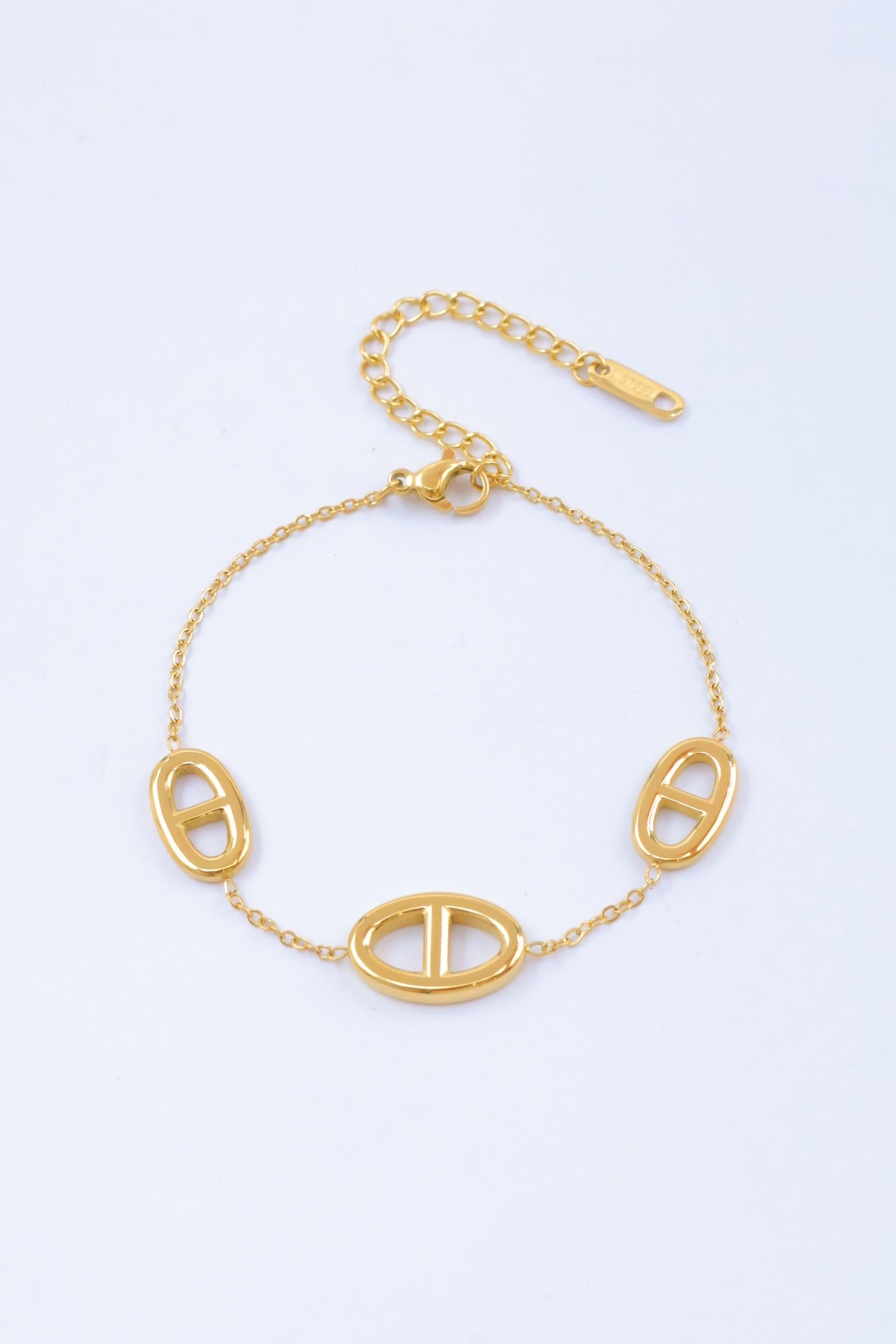 Bracelet ovale lisse – Acier inoxydable (Or ou Argent)