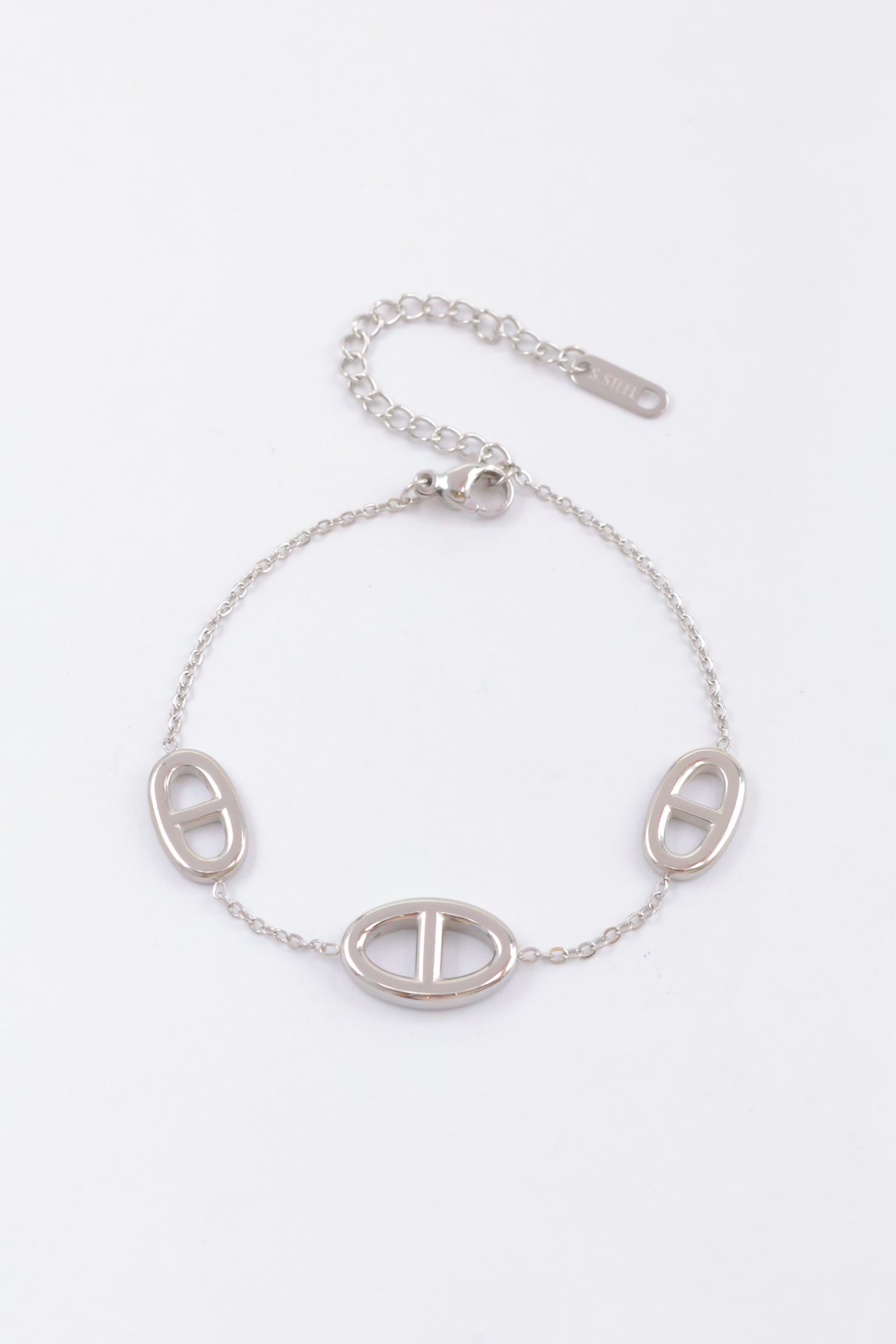 Bracelet ovale lisse – Acier inoxydable (Or ou Argent)